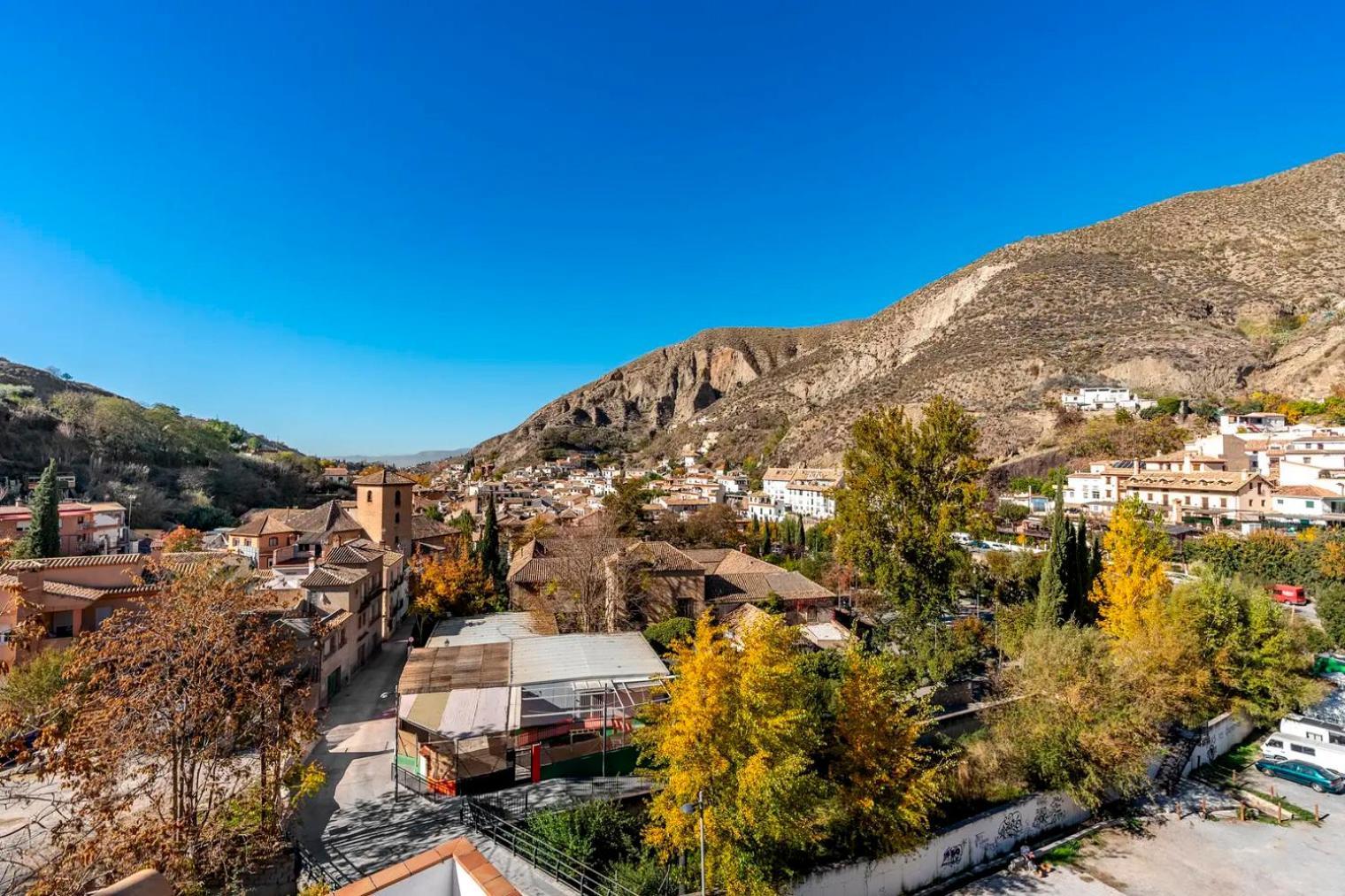Increible Atico Centro Monachil Apartment ภายนอก รูปภาพ