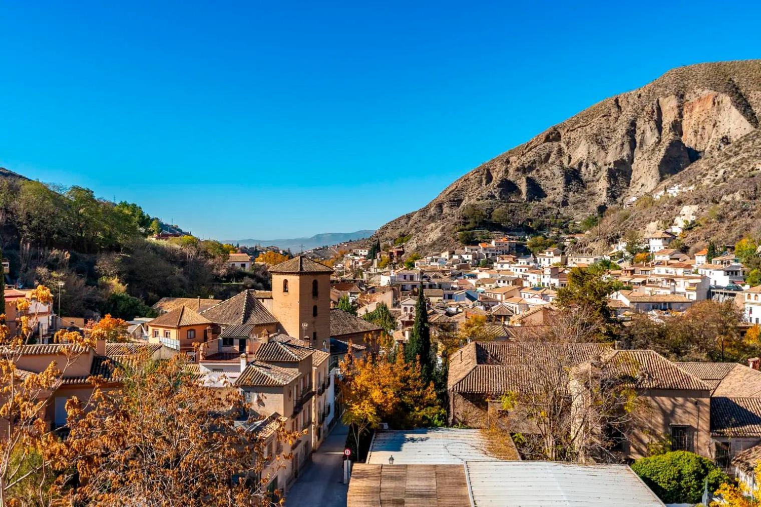 Increible Atico Centro Monachil Apartment ภายนอก รูปภาพ